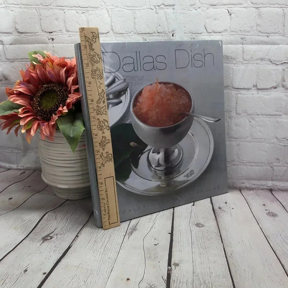 New DALLAS DISH cookbook junior league of Dallas - Picture 4 of 4